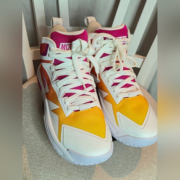 Moolah Shoes - MOOLAH TRIPLE DOUBLE
STRAIGHT TO THE BAJA 9